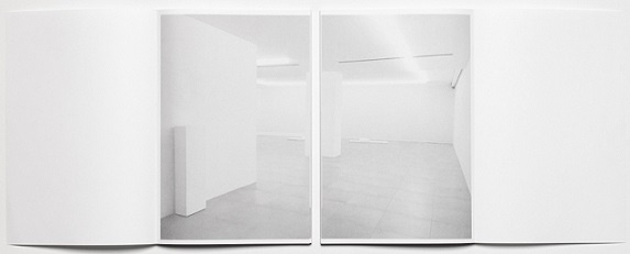 Max Pinckers & Daisuke Yokota　直筆サイン　横田大輔 JH4PijeG_XgFNAF.jpeg