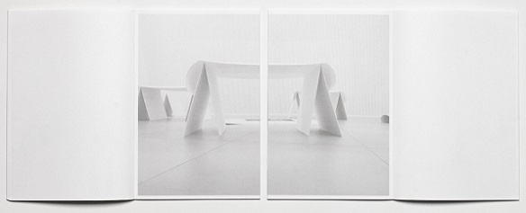 Max Pinckers & Daisuke Yokota　直筆サイン　横田大輔 Floating Worlds／Max Pinckers & Daisuke Yokota - 横田大輔