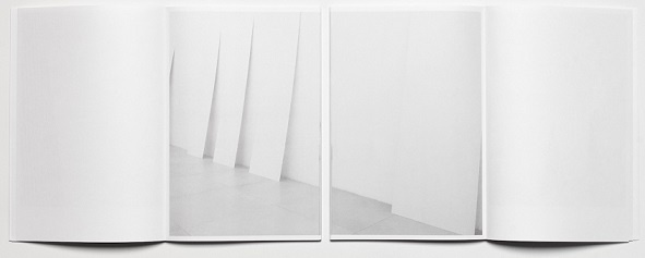 Max Pinckers & Daisuke Yokota　直筆サイン　横田大輔 Floating Worlds／Max Pinckers & Daisuke Yokota - 横田大輔